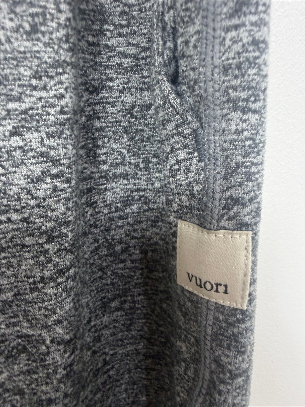 Vuori Women’s Performance joggers gray size small - Picture 3 of 7